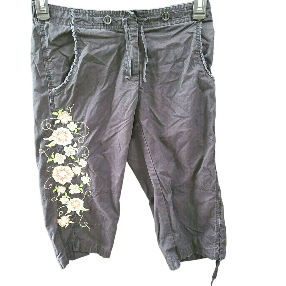 Bay Studio Womens Capri Multicolor Size 4P 100% Cotton Pockets Embroidered Butto